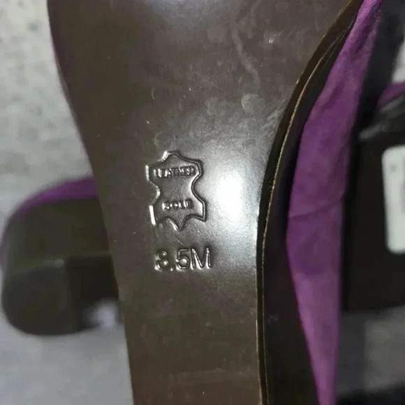 Tory Burch Suede Wedges in Plum Size 8.5 - Picture 7 of 7